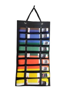 Expositor de cinturones.